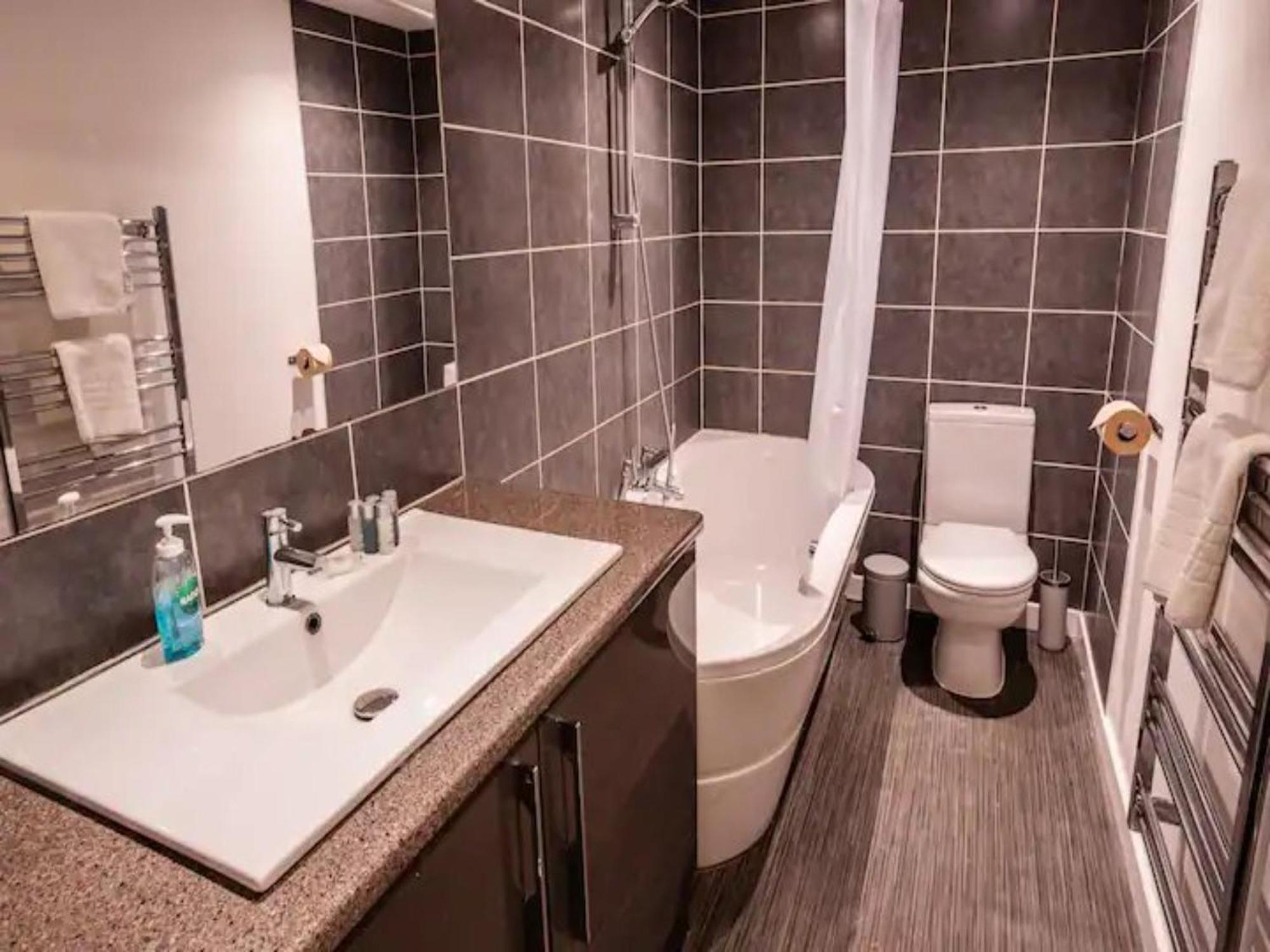 Newly Renovated Ideally Situated 2 Bedroom Flat Μπόρνμουθ Εξωτερικό φωτογραφία